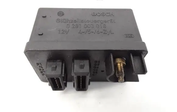 Jaguar XJ X350 Glow plug pre-heat relay 0281003018