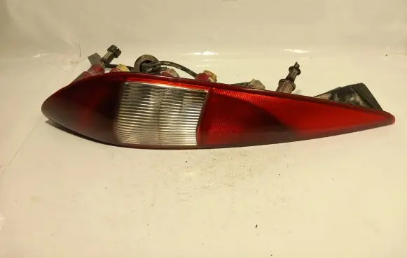 Ford Mondeo Mk III Rear/tail lights 1s7113405c
