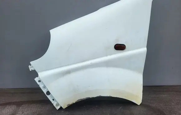 Renault Trafic II (X83) Fender 7703101447