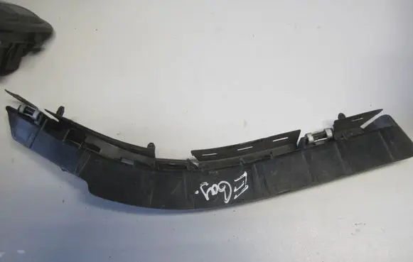 Mercedes-Benz Vito Viano W447 Front bumper mounting bracket A4478850521