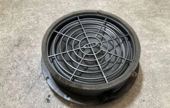 Audi Q3 8U Front door speaker 8R0035415A 5JA20