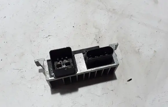 Renault Master III Glow plug pre-heat relay 271202380R