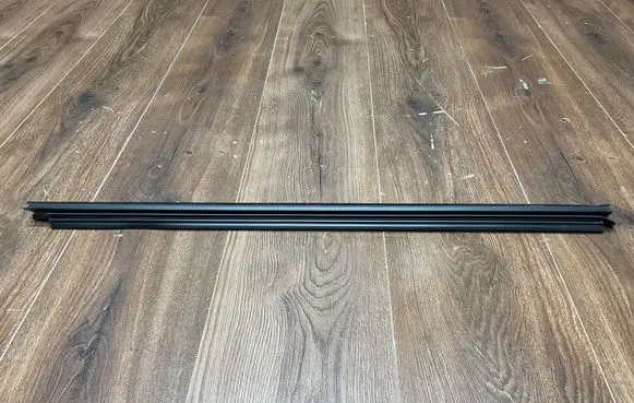 Mercedes-Benz E W213 Rubber seal front door window/glass A2137250365