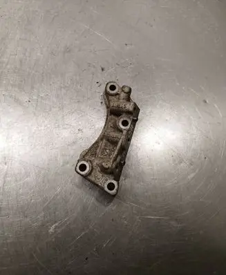 Citroen DS3 Engine mounting bracket 9683165580
