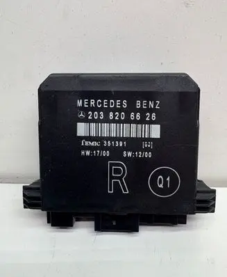 Mercedes-Benz C W203 Door control unit/module 2038206626 351391