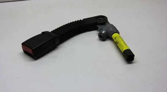 BMW X3 E83 Front seatbelt buckle 33017252