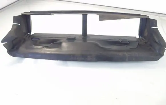 Ford Focus Intercooler air guide/duct channel BM518312A