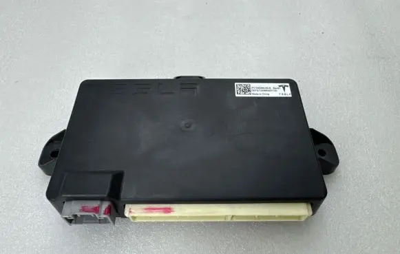 Tesla Model X Door control unit/module 104549000H PG7200960031120