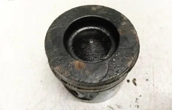 Nissan Qashqai Piston 10653