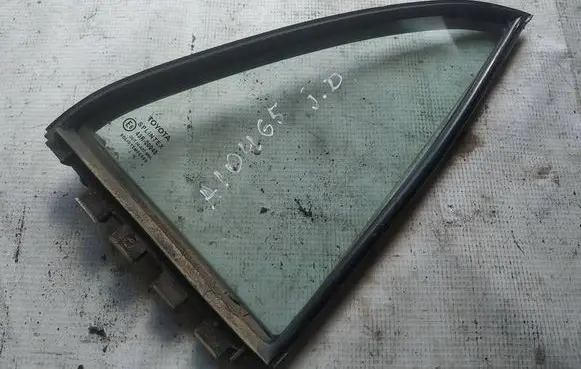Rear vent window glass