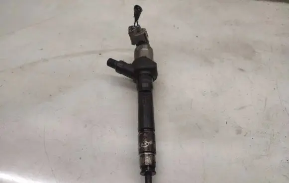 Mazda 6 Fuel injector R2AA13H50