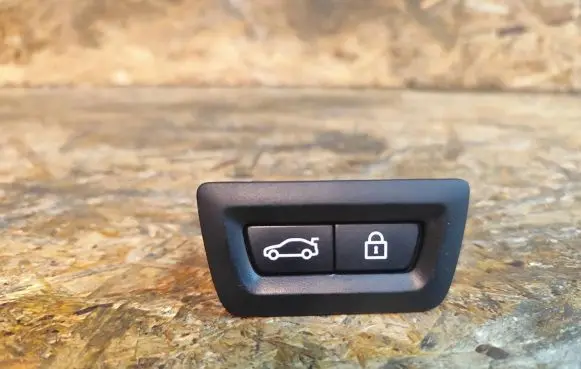 BMW X5 F15 Tailgate/boot open switch button 9275121