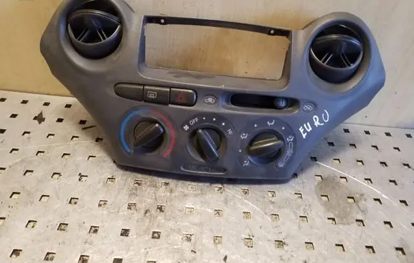 Toyota Yaris Climate control unit