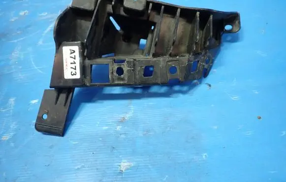 Jeep Cherokee Front bumper mounting bracket 68210064AB