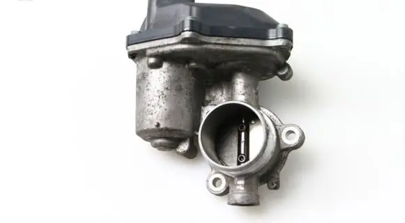 Volkswagen Golf VII EGR valve 04L131501C