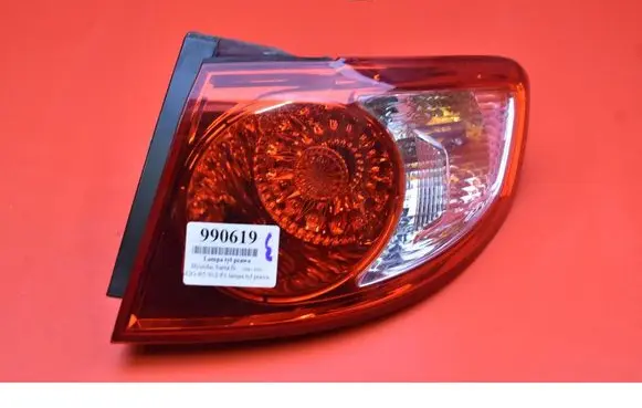 Hyundai Santa Fe Rear/tail lights 92402-2B000