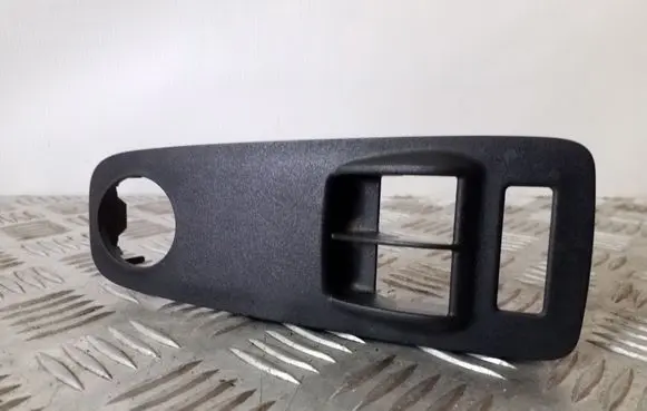 Peugeot Boxer Front door window switch trim 07355329050 30170573