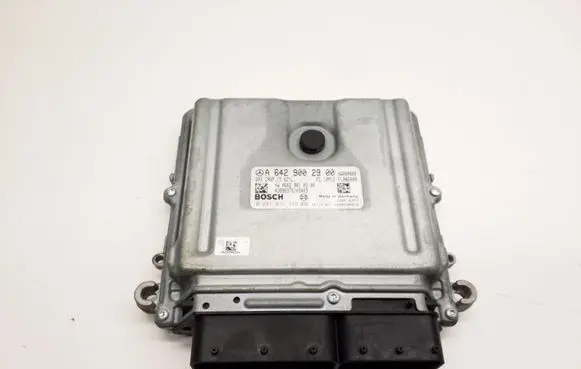 Mercedes-Benz CLS C219 Engine control unit/module a6429002900