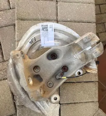 BMW 2 F22 F23 Front wheel hub spindle knuckle 6798260