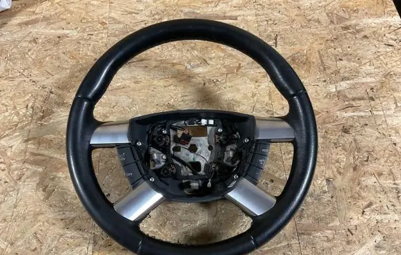 Ford Focus Steering wheel 30352570 00V00088919 977801803L