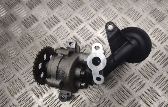 Ford Mondeo Mk III Oil pump 070905165