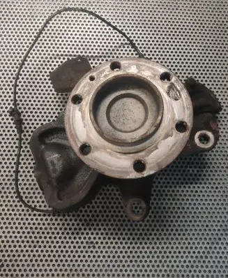Mercedes-Benz Sprinter W906 Front wheel hub A906332