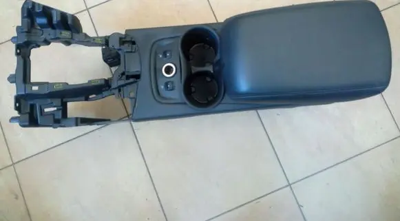 Ford Focus Center console SD0526102436801