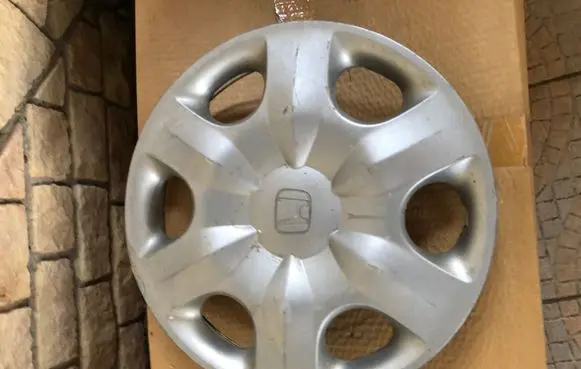 Honda Civic R15 wheel hub/cap/trim 44733SA