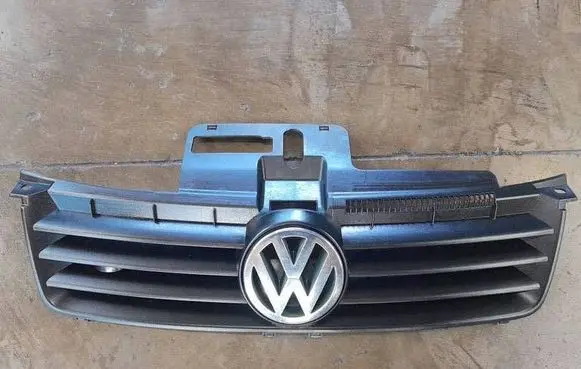 Volkswagen Polo Front grill 6Q0853651C