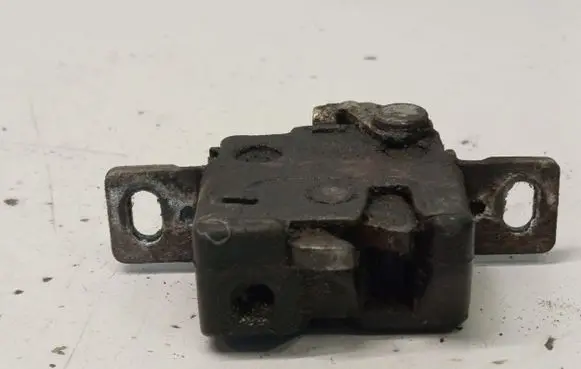 Audi A6 S6 C4 4A Tailgate/trunk/boot lock/catch/latch