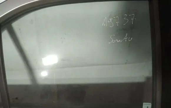 KIA Sorento Rear door window glass as2