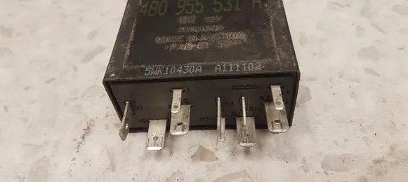 Audi A4 S4 B5 8D Window wiper relay 4B0955531A