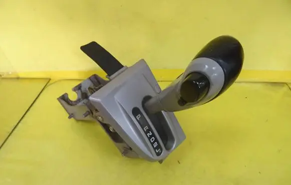 KIA Carnival Gear shifter/selector