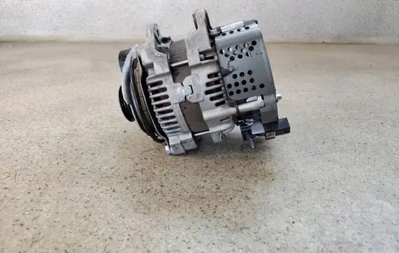 BMW X4 G02 Generator/alternator 849043843 8490438
