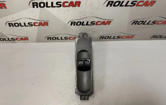 Mercedes-Benz Vito Viano W639 Electric window control switch A6395450713