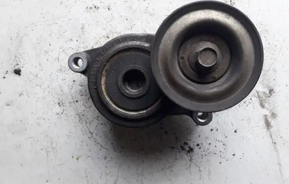 Mazda 3 I Generator/alternator belt tensioner