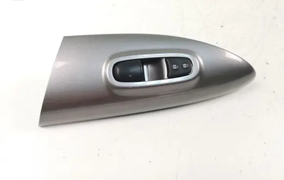 Nissan Juke I F15 Electric window control switch 254111KA0A