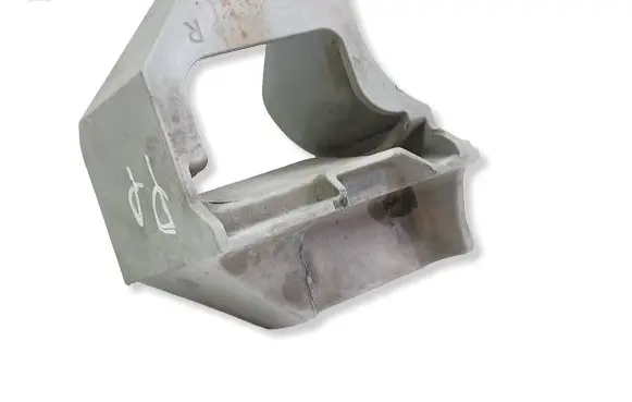 BMW 1 E82 E88 Radiator mount bracket 7807186