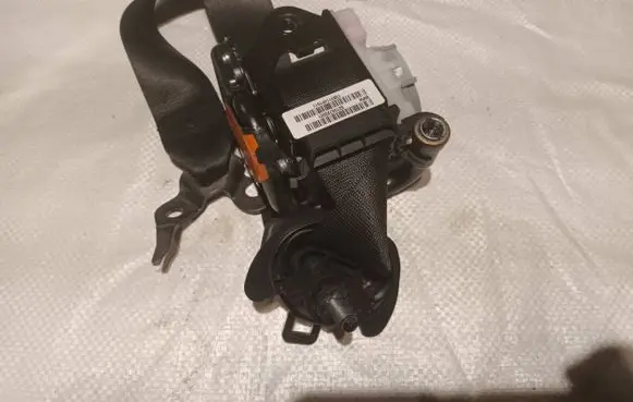 BMW X3 F25 Front seatbelt 2736725001