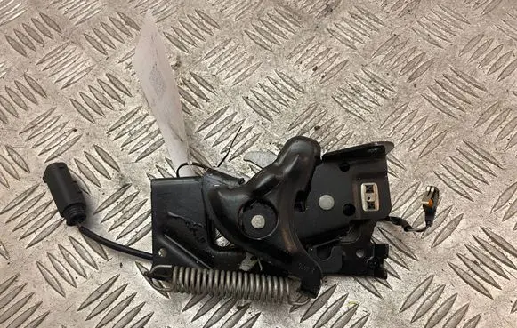 Engine bonnet/hood lock/catch
