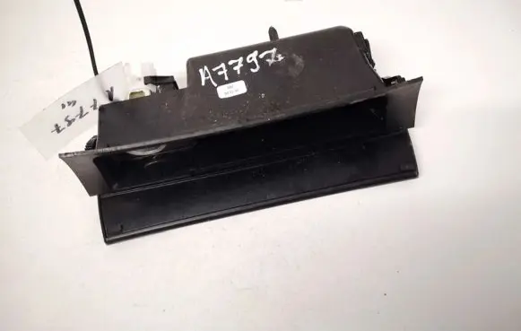 Volkswagen PASSAT B6 Car ashtray 3c0863284 3c0857961
