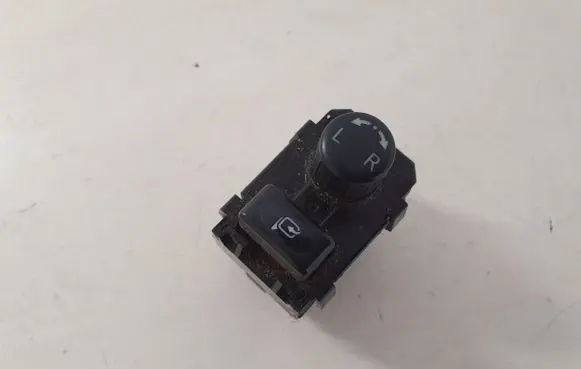 Nissan X-Trail T31 Wing mirror switch