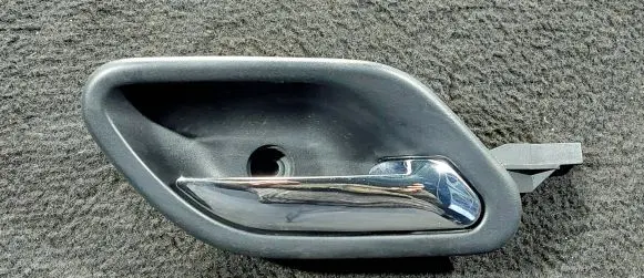 BMW 5 E39 Rear door interior handle 8226050