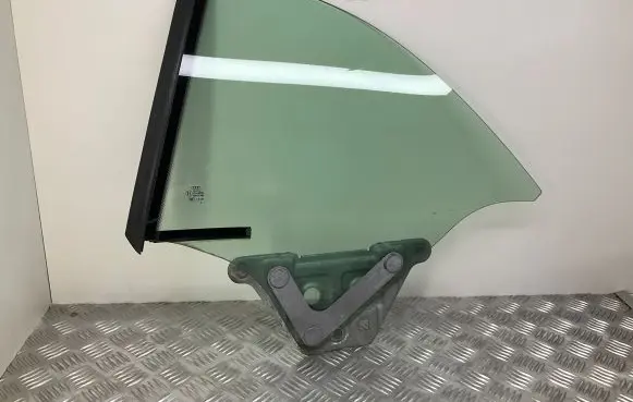 Audi A5 8T 8F Rear side window