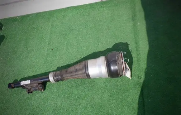 Mercedes-Benz S W222 Front shock absorber/damper A2223200313