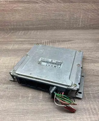 Mercedes-Benz Vito Viano W638 Engine control unit/module ECU A0001535879 0281010926