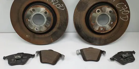 Volvo C70 Front brake disc 30742469