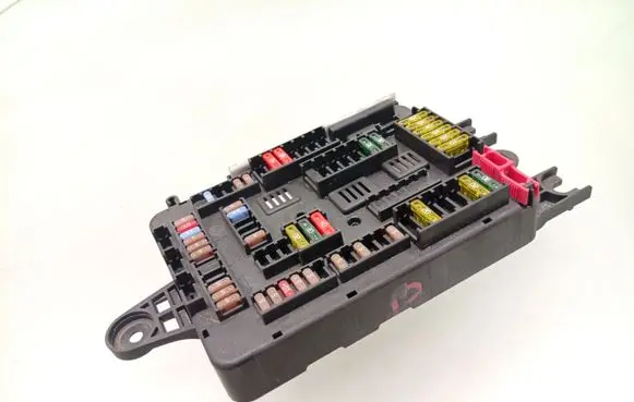 BMW 1 F20 F21 Fuse module 9261111