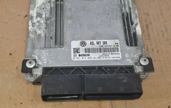 Volkswagen PASSAT B6 Engine control unit/module 03L907309 0281015029 1039S30090