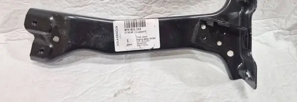 Audi A3 8Y Fender mounting bracket 8Y0821132